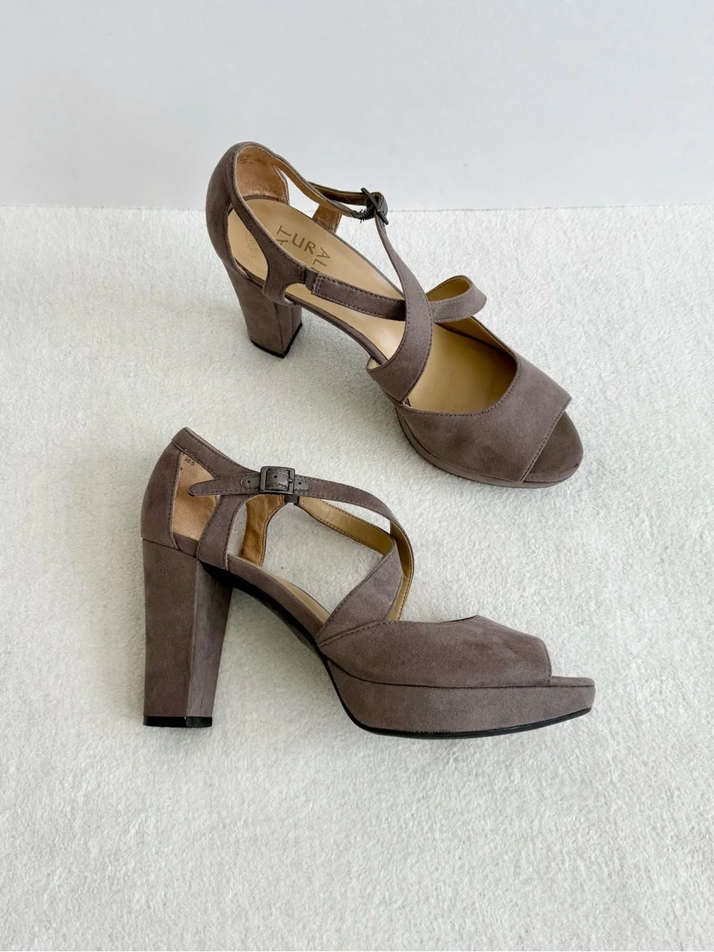 Naturalizer Platform Block Heel Sandals Size 8.5 Taupe Strappy